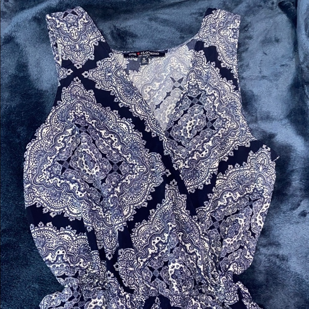 Beautiful Patterned Romper - Picture 2 of 6